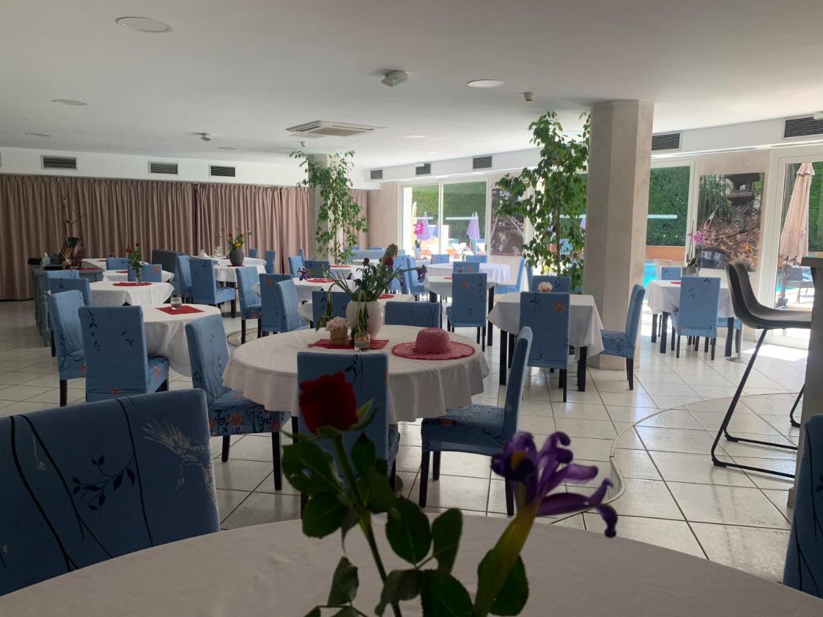 Hotel Restaurant De La Mer Golfe-Juan Buitenkant foto