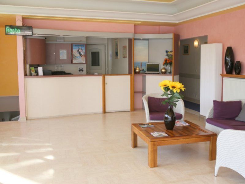 Hotel Restaurant De La Mer Golfe-Juan Buitenkant foto